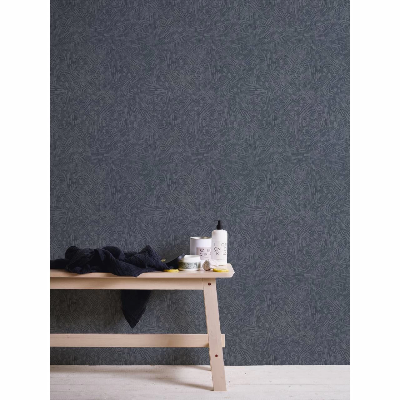 A.S. Creation | Titanium 3 | 382032 | Vliestapete | 3D Optik | 0.53 X 10.05 M | Blau 5 A.S. Creation | Titanium 3 | 382032 | Vliestapete | 3D Optik | 0.53 X 10.05 M | Blau – Bild 5